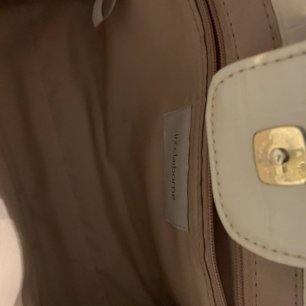 Preloved Liz Claiborne vintage 90’s faux leather cream purse - Picture 7 of 9